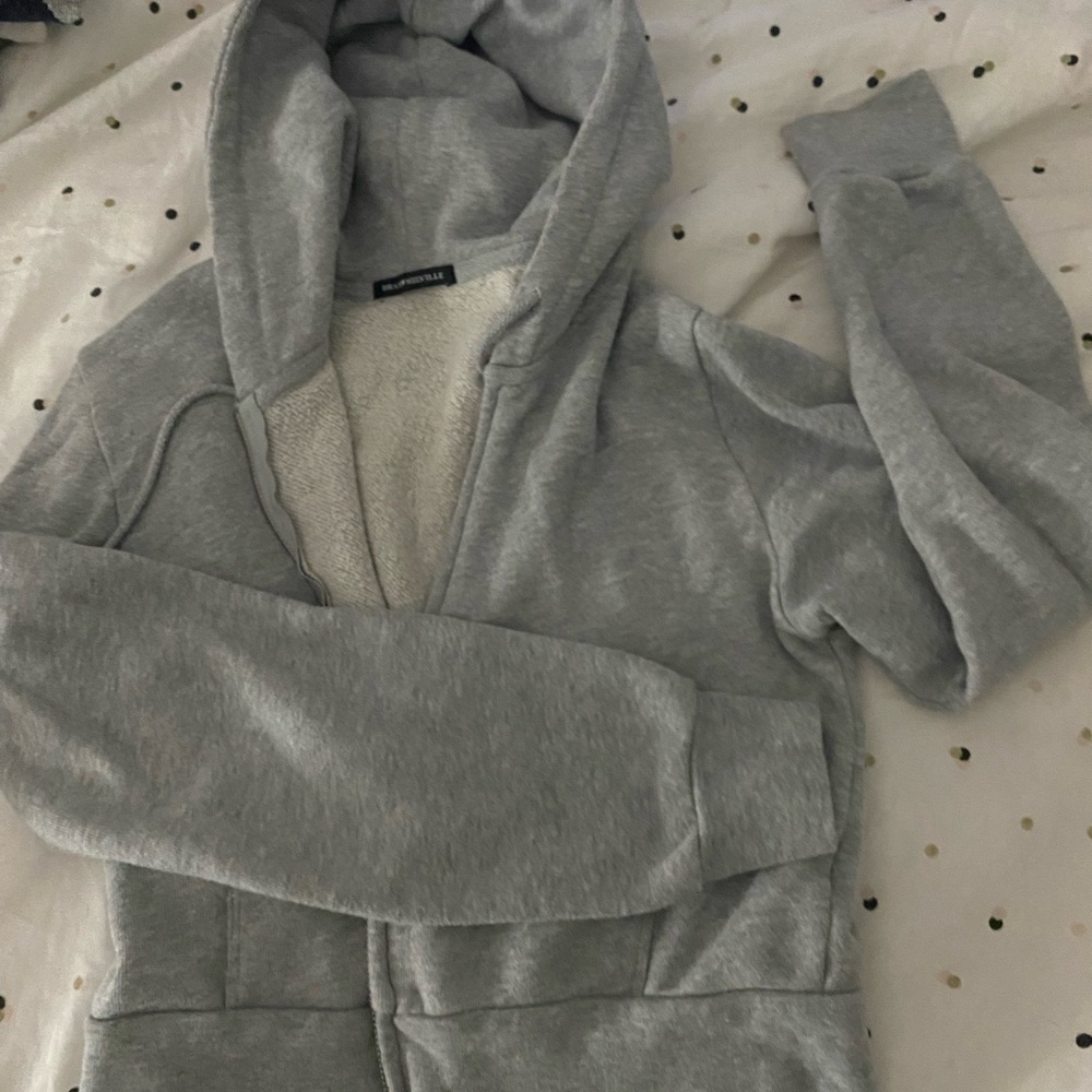 brandy melville cropped grey sweatshirt